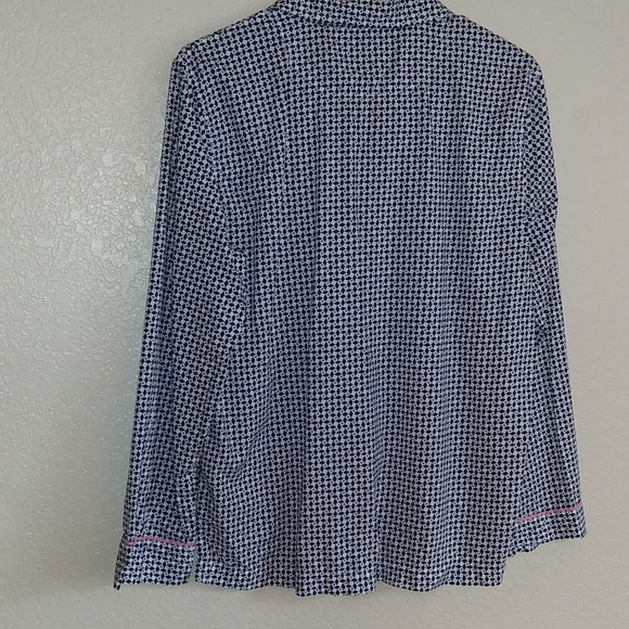 Victoria's Secret Pajama Top Long-Sleeve Button-Up - Picture 4 of 7